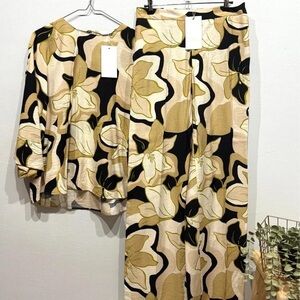 Chic Floral Black and Cream Skirt Set